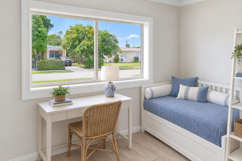 Photo 13 of 17 of 18105 NW 7th Ct, Miami, FL