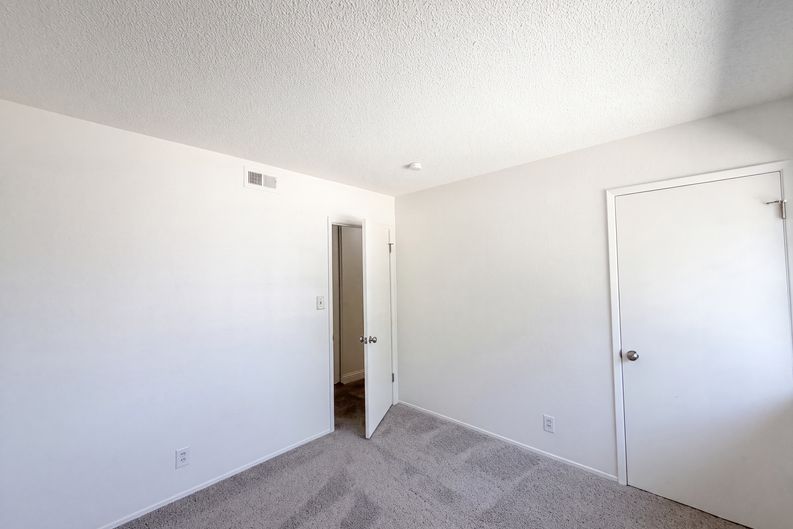 Photo 16 of 41 of 7007 Ursa Pkwy, Sacramento, CA
