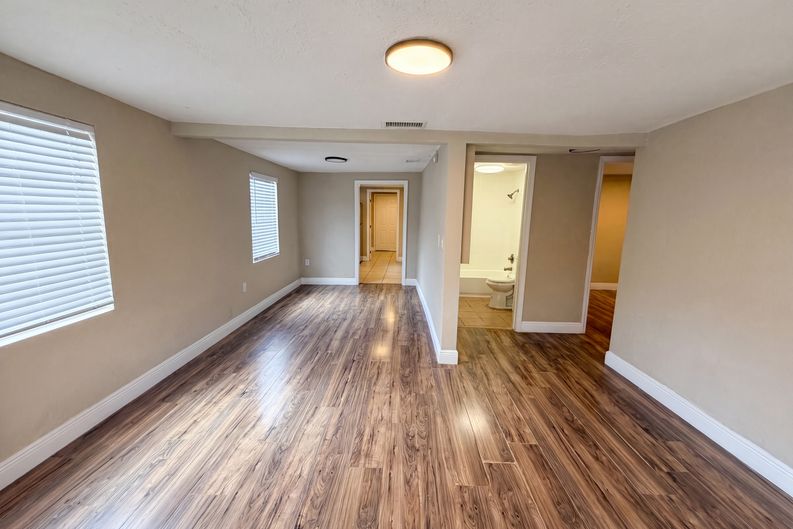Photo 6 of 23 of 1506 W 16th St, Sanford, FL