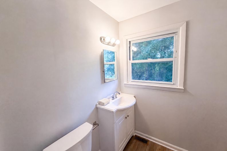 Photo 13 of 16 of 407 Lamesa Dr, Raleigh, NC