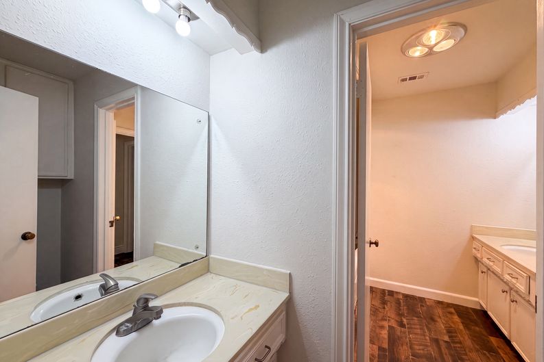 Photo 11 of 19 of 11614 Mile Dr, Houston, TX