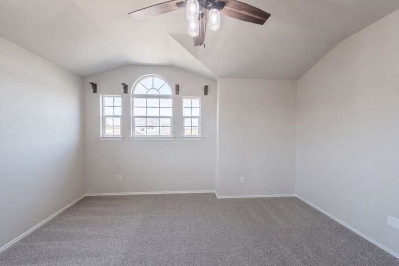 Photo 12 of 18 of 9603 Orion Dr, Temple, TX