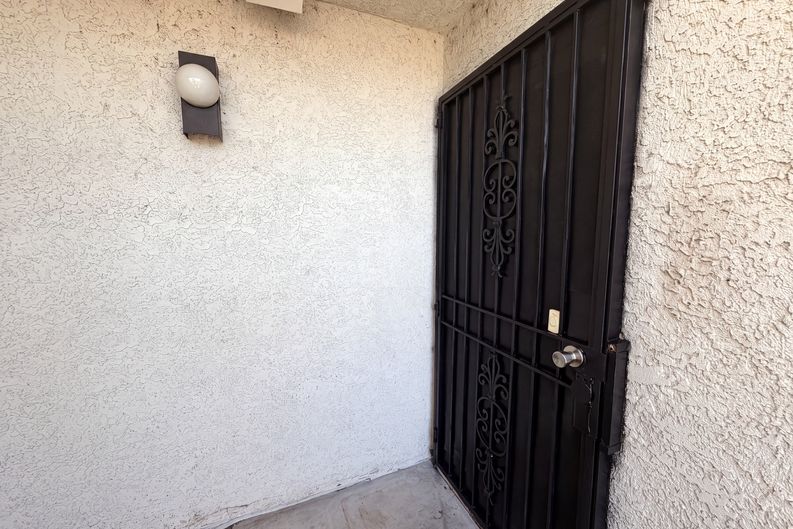 Photo 6 of 23 of 1701 E Katie Ave, Las Vegas, NV