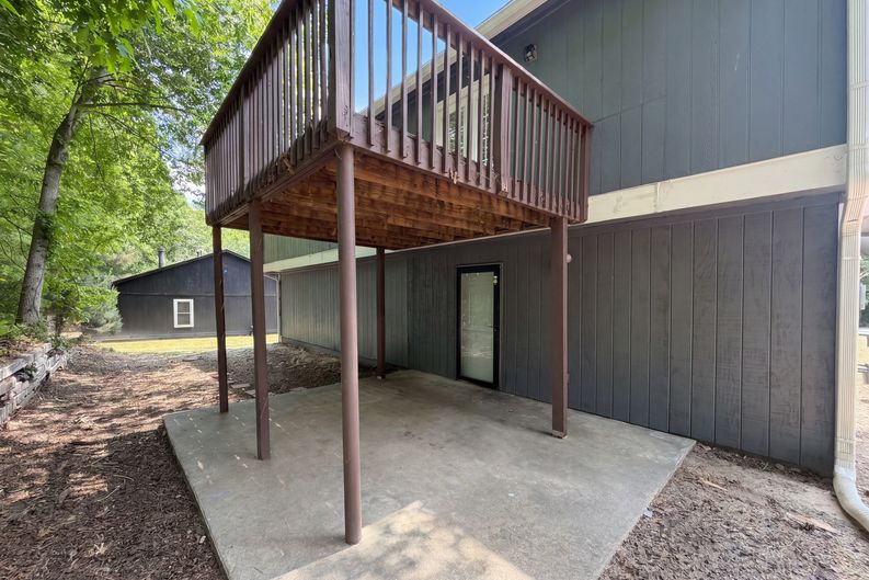 Photo 5 of 19 of 7020 Greenbower Ln, Atlanta, GA