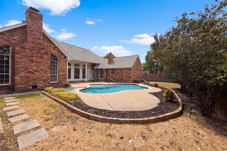 Photo 5 of 32 of 1609 Brentwood Trl, Keller, TX