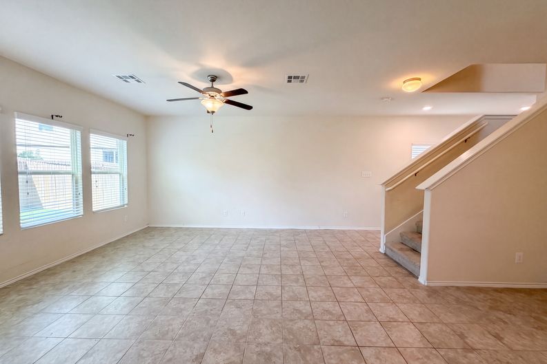 Photo 6 of 18 of 276 Circle Way, Jarrell, TX