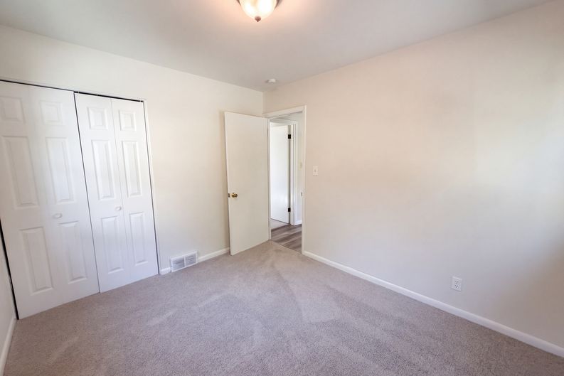 Photo 9 of 30 of 2517 Nokomis Ave, St. Paul, MN