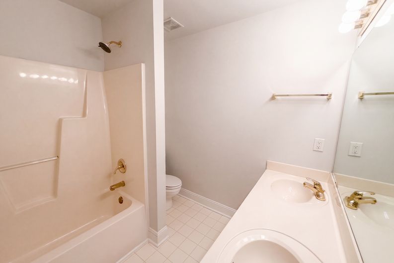 Photo 10 of 15 of 2916 Woodslope Dr, Raleigh, NC