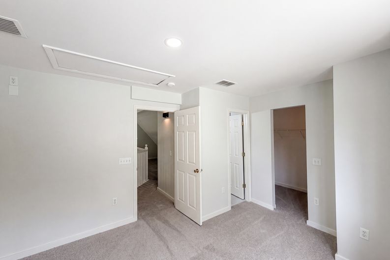 Photo 4 of 32 of 9701 Black Bear Ct, New Port Richey, FL