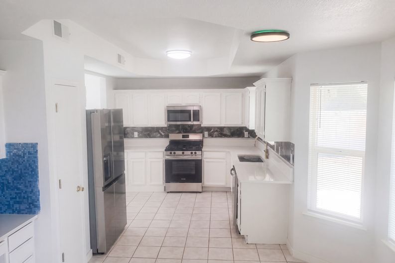 Photo 10 of 39 of 4601 Loma Linda Cir, El Paso, TX