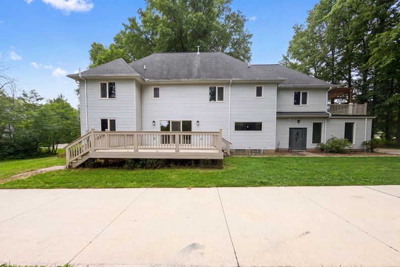Photo 5 of 43 of 37045 Chagrin Blvd, Chagrin Falls, OH