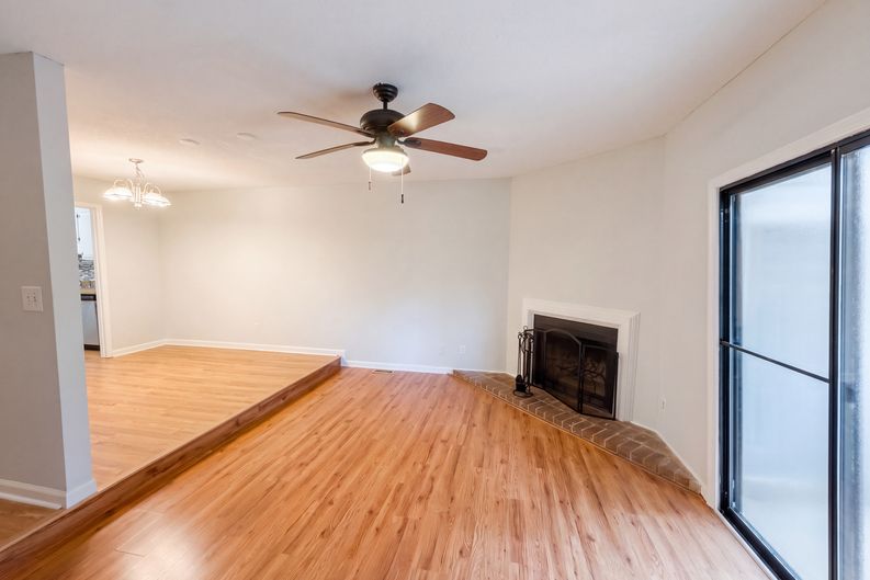 Photo 3 of 16 of 6420 English Oaks Dr, Raleigh, NC