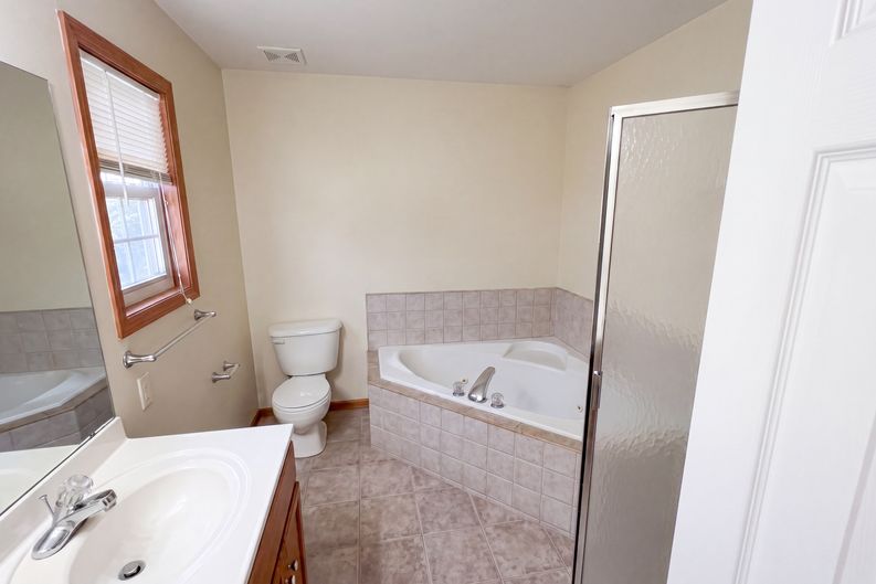 Photo 29 of 41 of 6505 E 44th St N, Bel Aire, KS