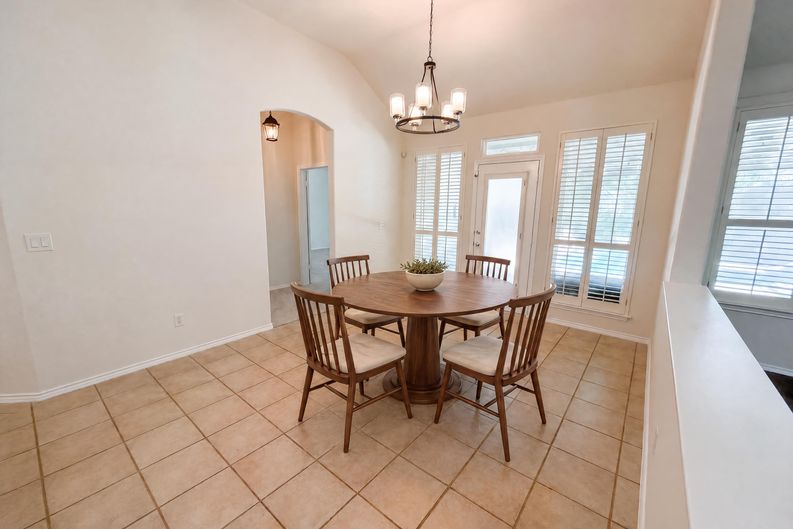 Photo 9 of 24 of 117 Brentwood Dr, Georgetown, TX