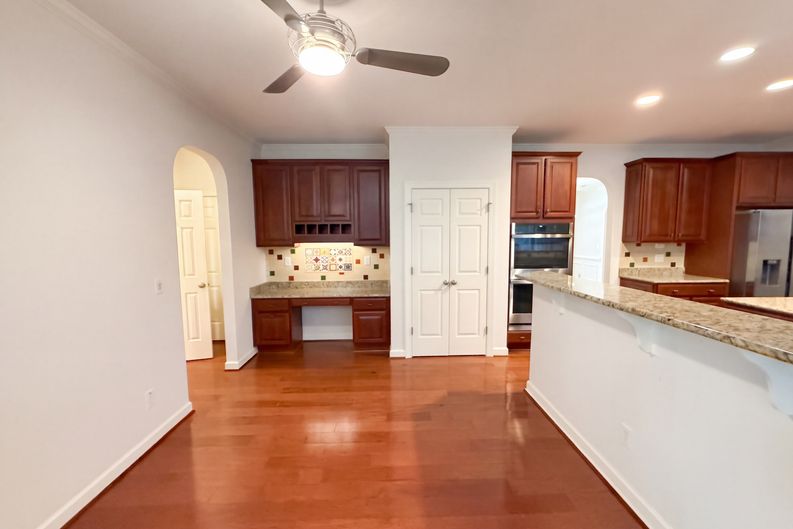 Photo 8 of 40 of 12212 Ashton Woods Ln, Raleigh, NC