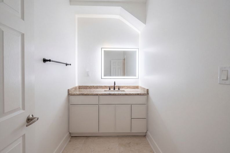 Photo 16 of 26 of 3600 Asaro Pl, Plano, TX