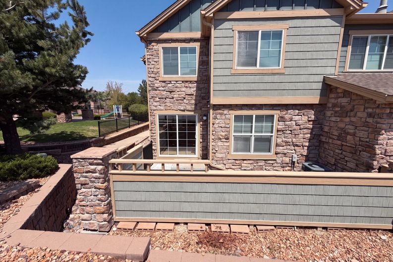 Photo 5 of 33 of 23560 Alamo Pl, Aurora, CO