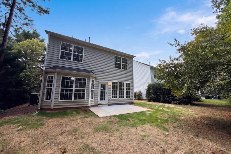 Photo 5 of 18 of 8408 Aztec Dawn Ct, Raleigh, NC