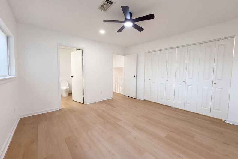 Photo 4 of 29 of 1319 Briarmead Dr, Richmond, TX