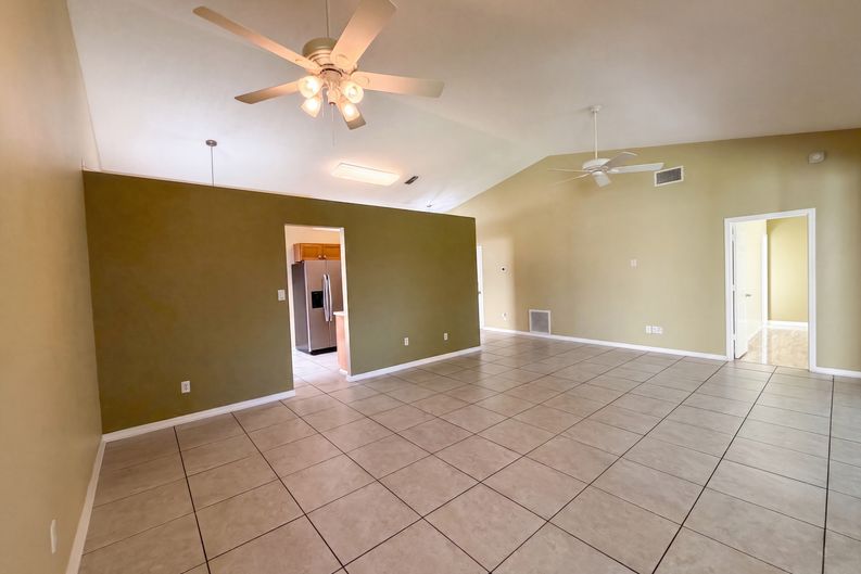 Photo 6 of 25 of 5414 Astor St, Leesburg, FL