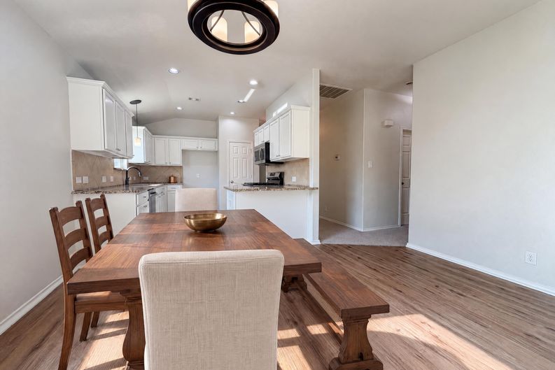 Photo 7 of 16 of 2886 Oakbranch Rdg, New Braunfels, TX