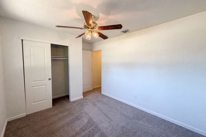 Photo 16 of 29 of 7431 Garden Gate Dr, Citrus Heights, CA