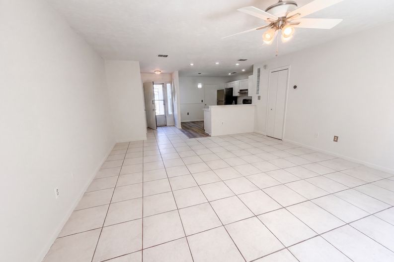 Photo 8 of 17 of 3561 Rain Forest Dr W, Jacksonville, FL