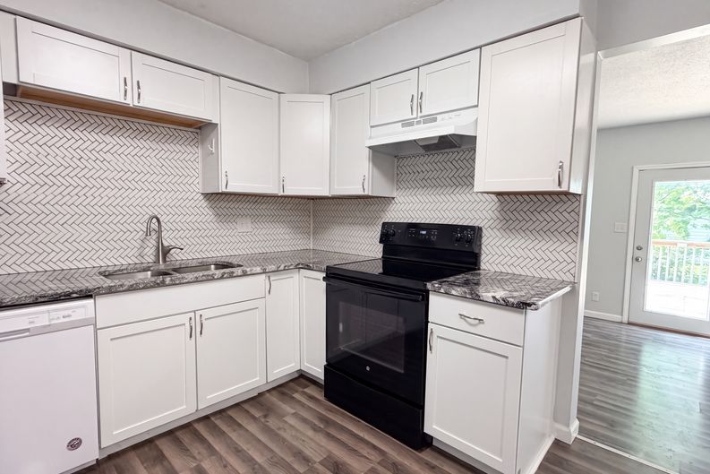 Photo 10 of 33 of 1415 Bolenhill Ave, Columbus, OH