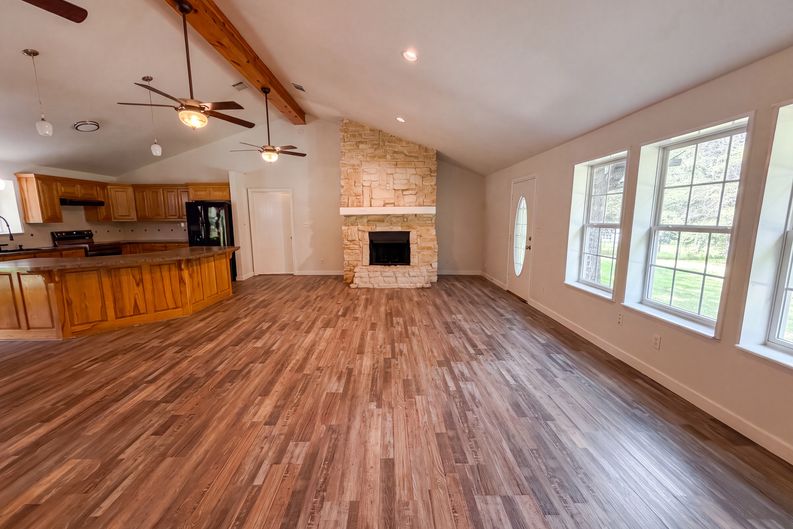 Photo 5 of 16 of 205 Private Road 6980, Alba, TX