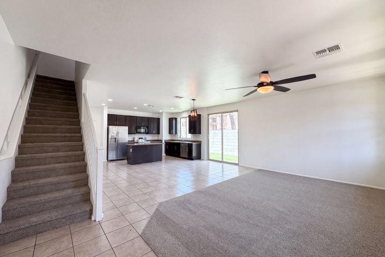 Photo 3 of 27 of 7730 W Giles Rd, Phoenix, AZ