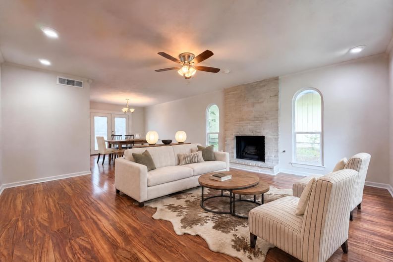 Photo 3 of 17 of 13930 Winding Hl, San Antonio, TX