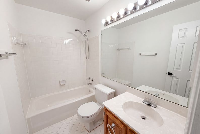 Photo 17 of 27 of 8509 Ivoryton Way, Montgomery Village, MD