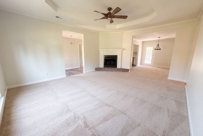 Photo 3 of 26 of 206 Ohara Dr, Albertville, AL
