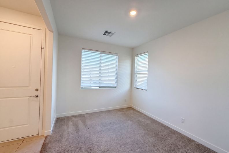 Photo 15 of 40 of 446 Royal Palms Ln, Mesquite, NV