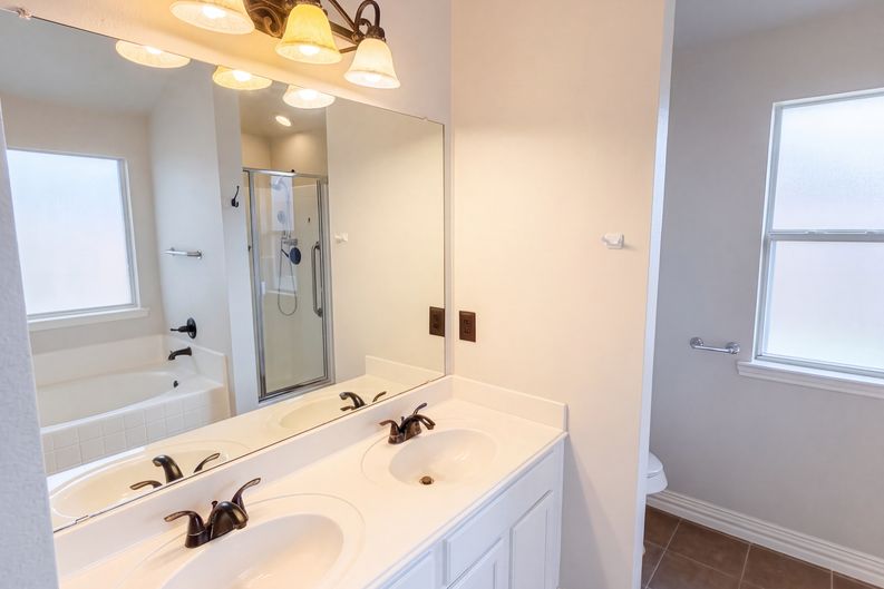 Photo 12 of 14 of 14609 Little Anne Dr, Little Elm, TX