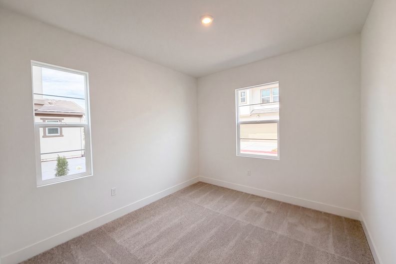 Photo 8 of 21 of 16207 Sculptor Ave, Lathrop, CA