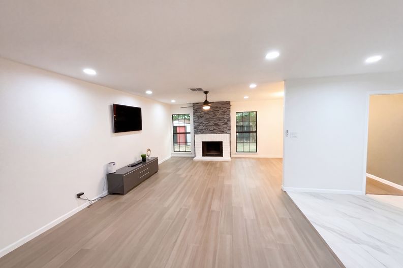 Photo 3 of 20 of 6718 Spring Haven St, San Antonio, TX