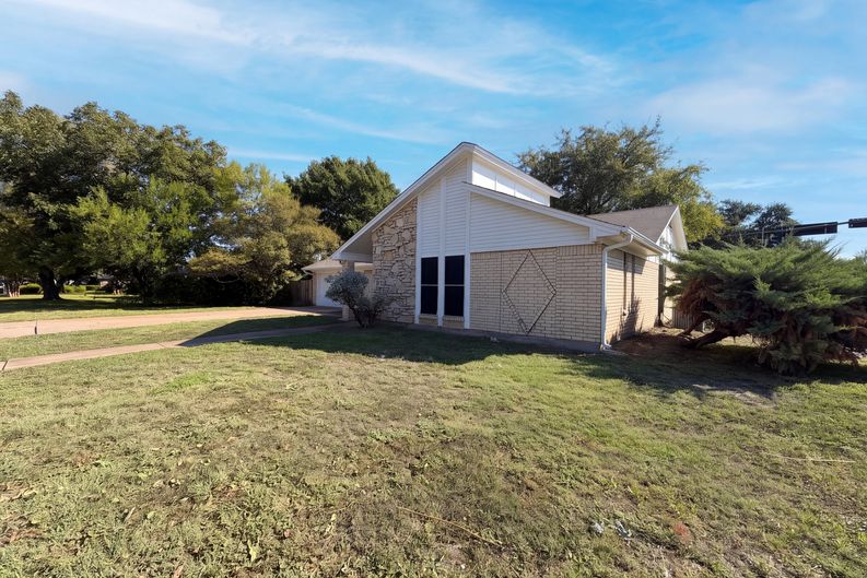 Photo 25 of 27 of 5700 Bermuda Dr, North Richland Hills, TX