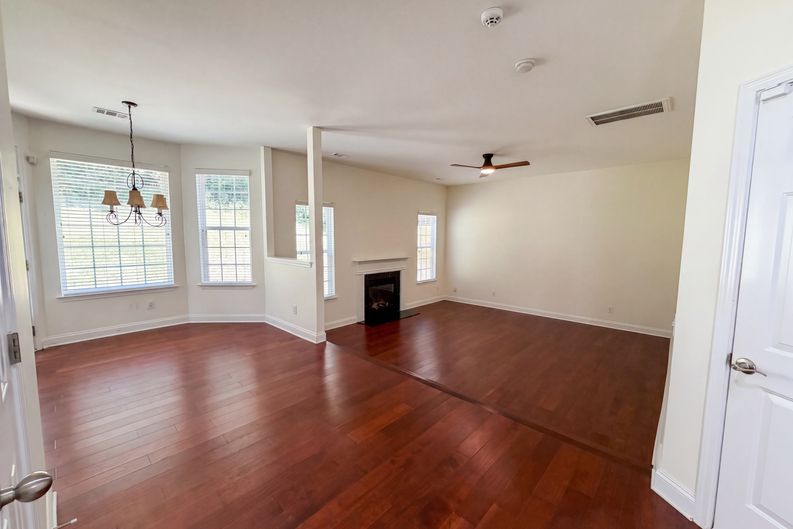 Photo 3 of 18 of 10050 Montrose Dr NW, Charlotte, NC