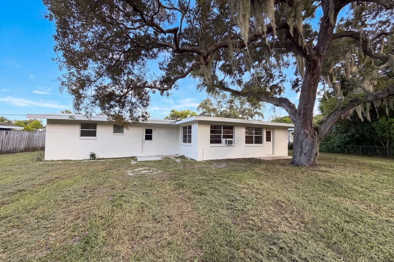 Photo 21 of 24 of 1436 Alabama Ave, Holly Hill, FL