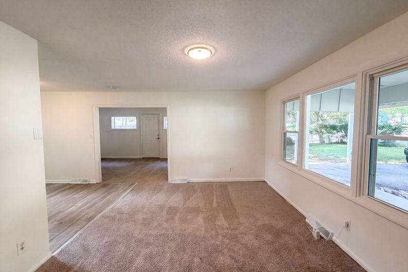 Photo 9 of 22 of 11121 Herrick Ave, Kansas City, MO