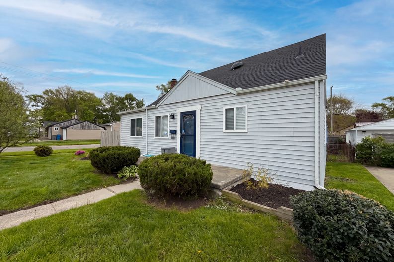 Photo 16 of 19 of 26311 Hopkins St, Inkster, MI