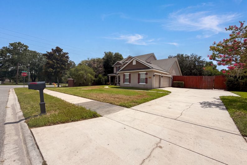 Photo 27 of 32 of 8331 Golden Bamboo Dr, Jacksonville, FL