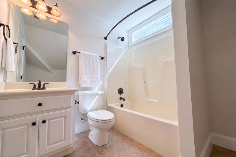 Photo 21 of 42 of 3027 Krogen Ct, Creedmoor, NC