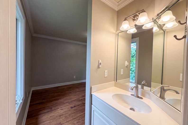 Photo 18 of 84 of 7030 Willowick Dr, Brentwood, TN