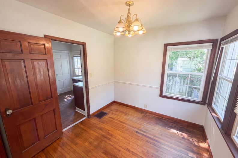 Photo 7 of 21 of 4915 Ralston Ave, Indianapolis, IN