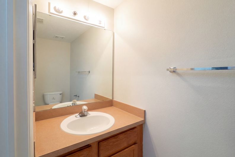 Photo 15 of 24 of 1021 Dekleva Dr, Apopka, FL