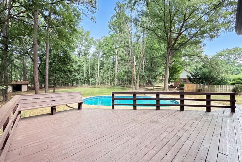 Photo 23 of 25 of 608 Amanda Dr, Matthews, NC