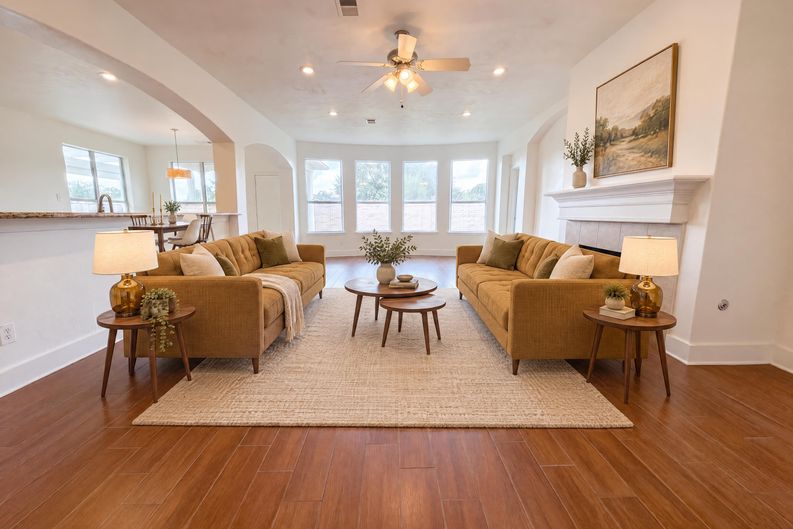 Photo 4 of 43 of 7618 Crescent Lake Ct, Rosenberg, TX