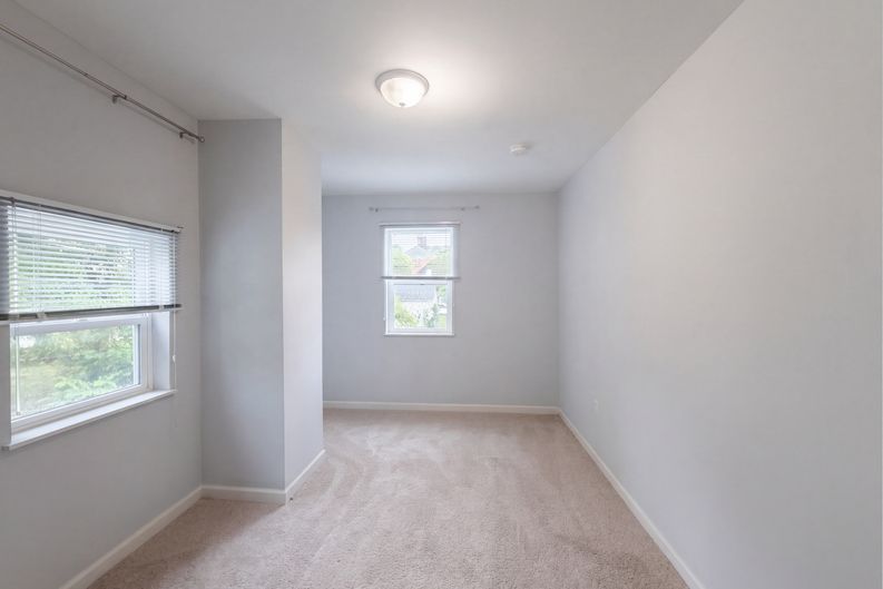 Photo 10 of 21 of 513 S Champion Ave, Columbus, OH